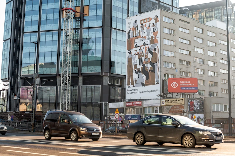 Volkswagen Caddy 5 - niecodzienny mural w centrum Warszawy - 14.