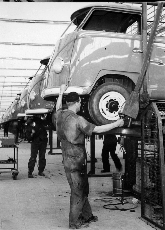 Made in Hannover: 65 lat temu rozpoczęła się seryjna produkcja Volkswagena T1 - 11.