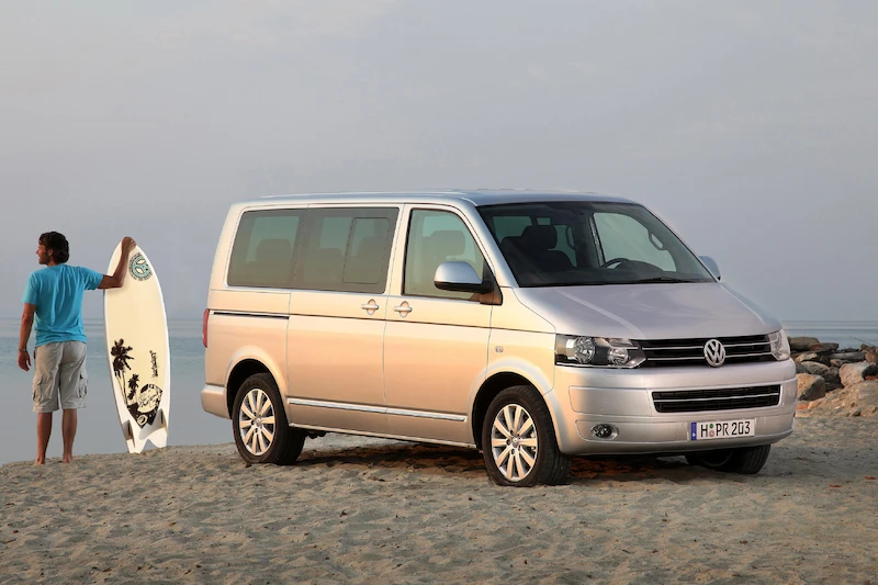 Nowy Volkswagen Multivan - od standardowego Transportera do przemyślanego samochodu wielozadaniowego - 3.