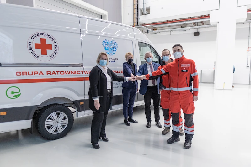 Volkswagen Poznań przekazuje e-Craftera Grupie Ratownictwa PCK Poznań - 2.