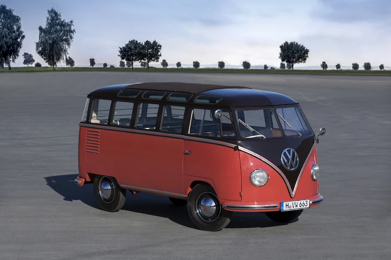 Ikoniczna funkcjonalność i stylistyka - Volkswagen Multivan kontynuuje tradycje T1 Samba - 4.