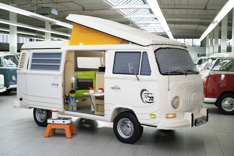 Volkswagen Bulli dla dzieci i kolekcjonerów - wersja Playmobil i z klocków LEGO - 8.