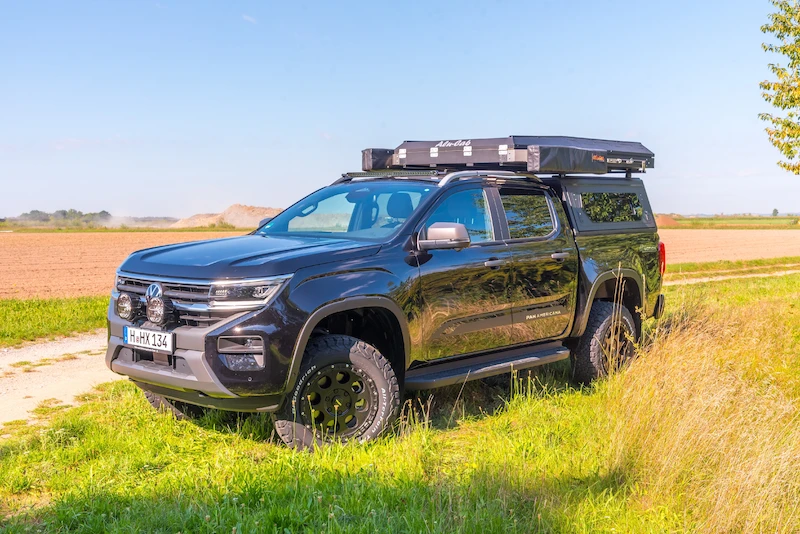 Caravan Salon 2023: nowy Amarok z namiotem dachowym i z hardtopem - 2.