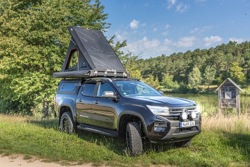 Caravan Salon 2023: nowy Amarok z namiotem dachowym i z hardtopem - 3.