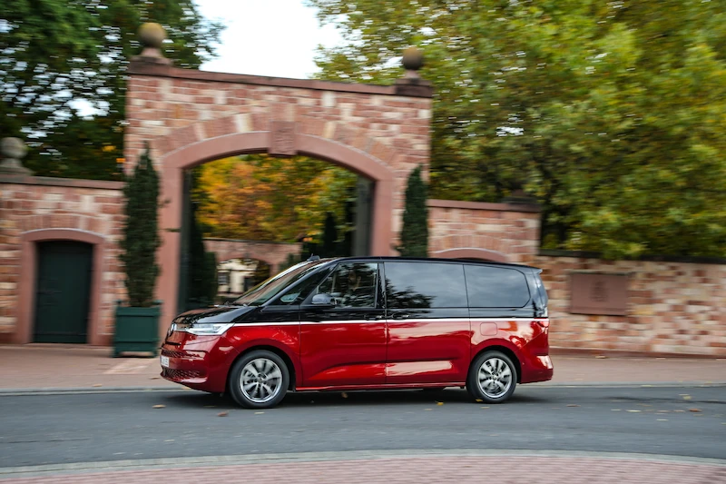 Volkswagen Multivan: idealny towarzysz wakacyjnych rodzinnych wypraw - 2.