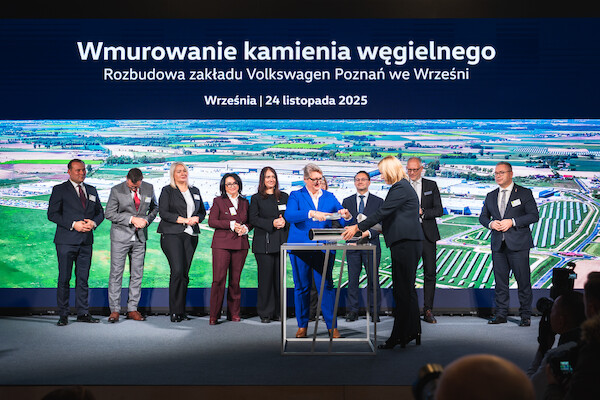 Fabryka Volkswagen Poznań we Wrześni: Wmurowano kamień węgielny pod nowe hale do produkcji elektrycznego Craftera