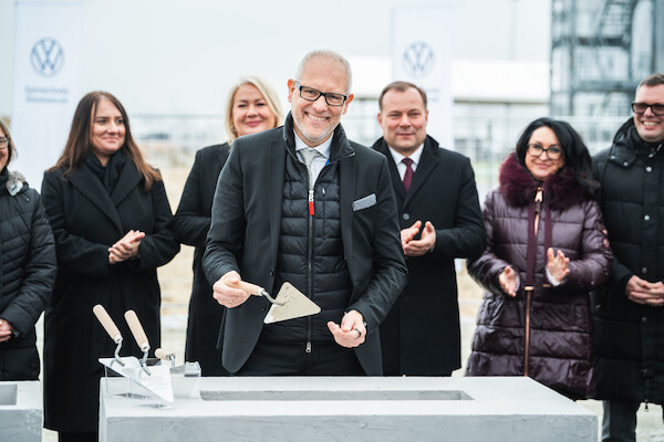 Fabryka Volkswagen Poznań we Wrześni: Wmurowano kamień węgielny pod nowe hale do produkcji elektrycznego Craftera