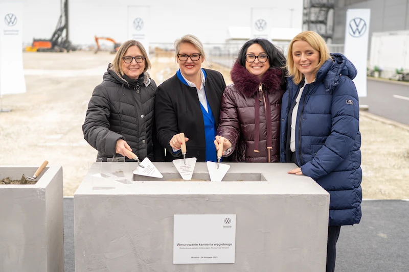 Fabryka Volkswagen Poznań we Wrześni: Wmurowano kamień węgielny pod nowe hale do produkcji elektrycznego Craftera - 6.