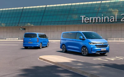 Od shuttle’a po mobilne biuro. Volkswagen Caravelle dopasowany do wymagań współczesnego transportu
