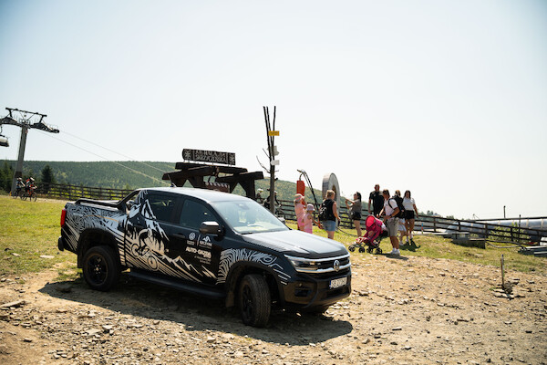 Amarok w sercu downhillowej rywalizacji. Volkswagen Samochody Dostawcze wspiera iXS European Downhill Cup 2026 w Szczyrku