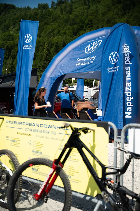 Amarok w sercu downhillowej rywalizacji. Volkswagen Samochody Dostawcze wspiera iXS European Downhill Cup 2026 w Szczyrku - 10.