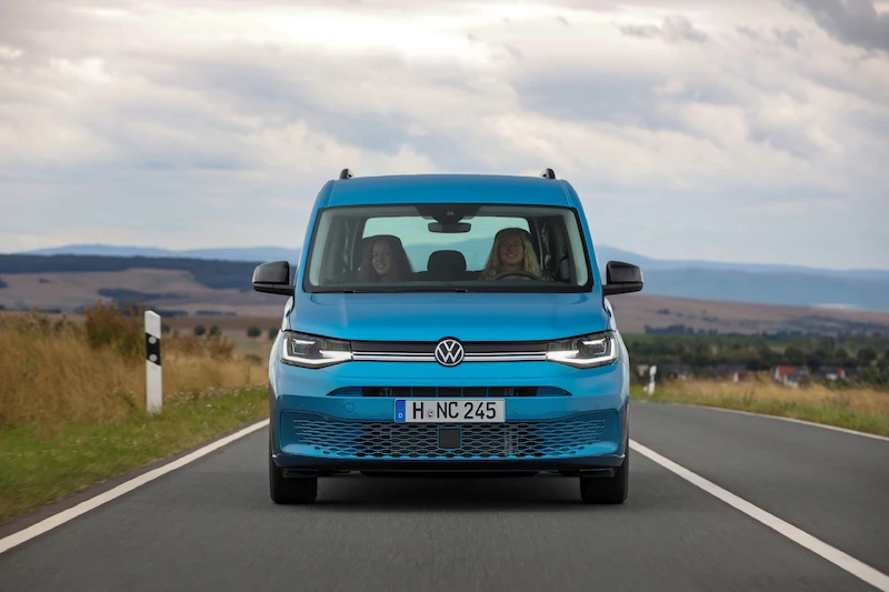 Światowa premiera: Nowy Caddy idealny na długie podróże - z wysuwaną mini kuchenką, panoramicznym szklanym dachem i jeszcze większą ilością przestrzeni - 16.