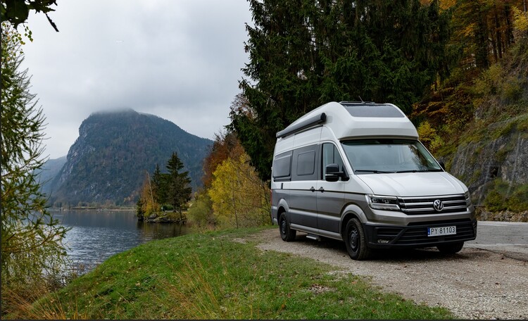 „Austria na czterech kółkach” – nowy przewodnik dla miłośników kamperowych podróży od Volkswagena i Wydawnictwa Pascal